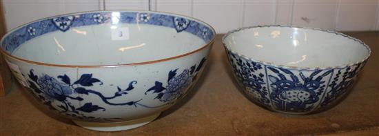 2 Chinese blue and white bowls, 18thc